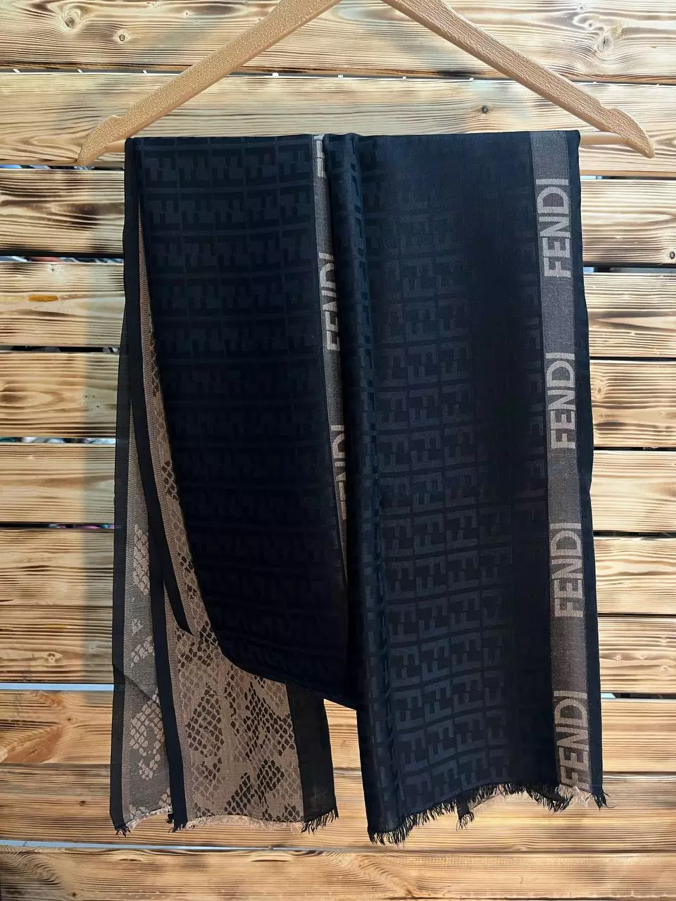 شال ژاکارد مجلسی مشکی، مناسب مجالس و دورهمی ها